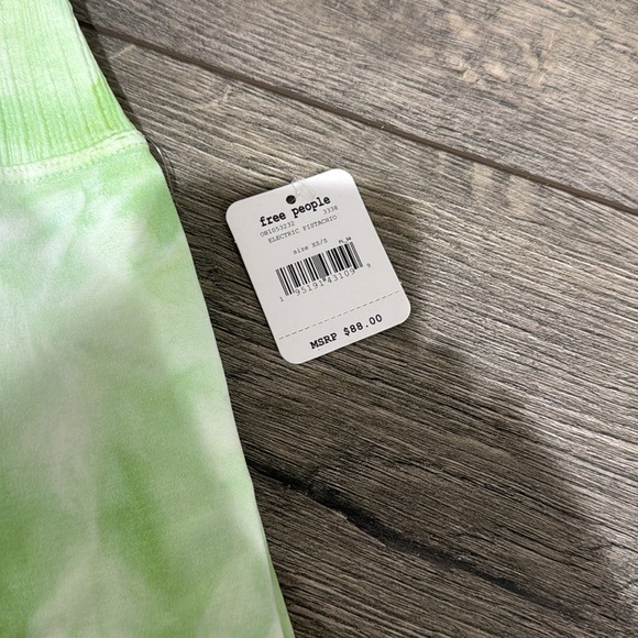 NEW • Free People • Women’s Good Karma Electric Athletic Leggings Pistachio Smal - Picture 4 of 4